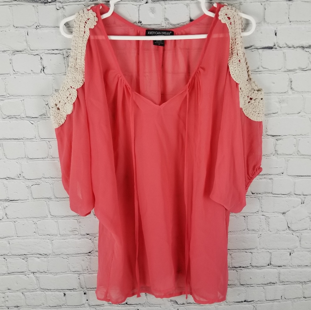 AMERICAN DREAM | sheer cold shoulder crochet top